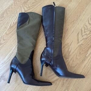 Ralph Lauren Dark Brown Leather Knee-High Boots. 9 cm high heel
Offers welcome